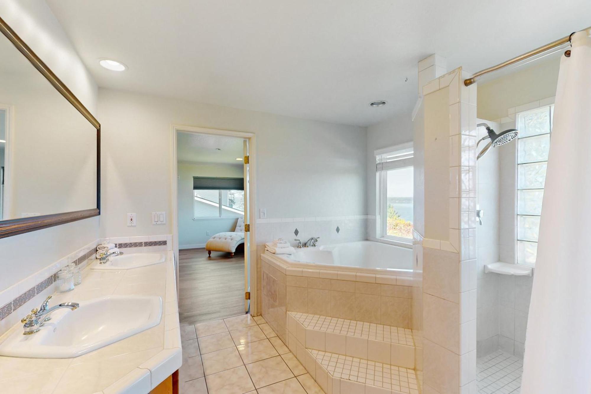 Keyport Abode * Poulsbo